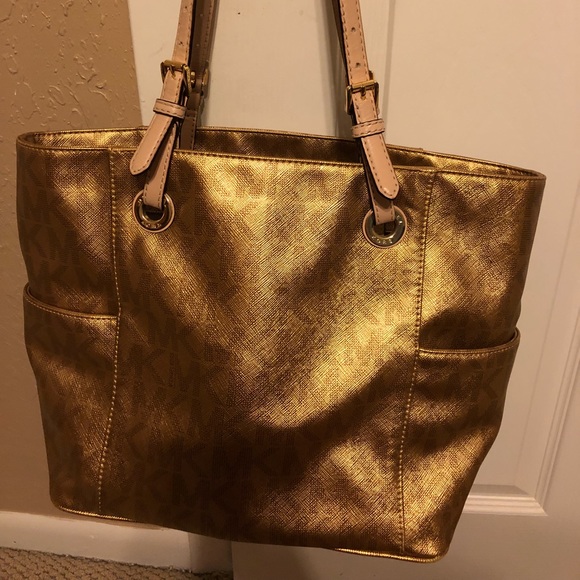 Michael Kors Handbags - Michael Kors Tote